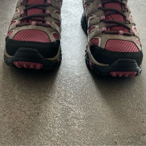 Merrell Women's Moab 2 Mid Waterproof Hiking Boots in Boulder Blush Pink - Picture 5 of 11